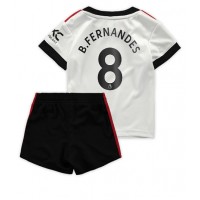 Dres Manchester United Bruno Fernandes #8 Gostujuci za djecu 2022-23 Kratak Rukav (+ kratke hlače)